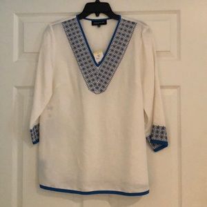 Jones New York Tops - White 3/4 sleeve top with blue embroidery Jones New York Tops - White 3/4 sleeve top with blue embroidery